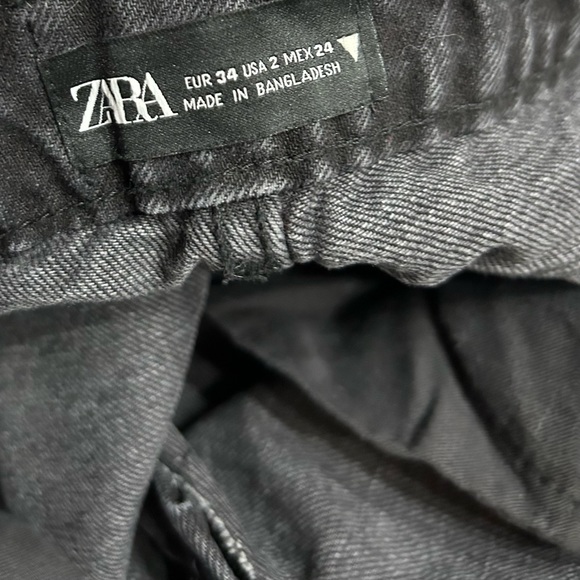 Bundle 3/$25
Zara (2) Black High Rise Mom Jeans - Picture 4 of 13